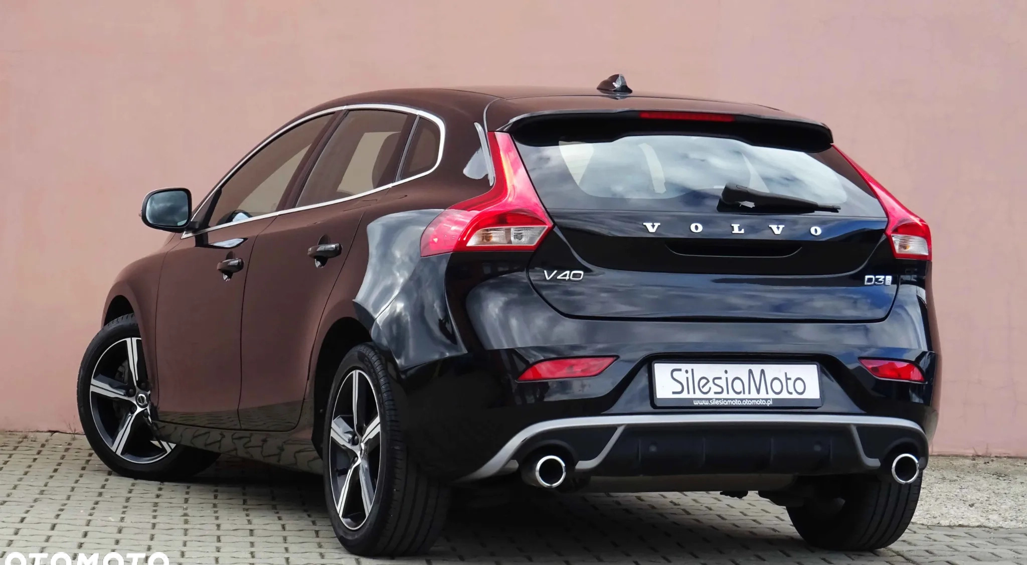 Volvo V40 cena 63900 przebieg: 197717, rok produkcji 2017 z Mikołów małe 79